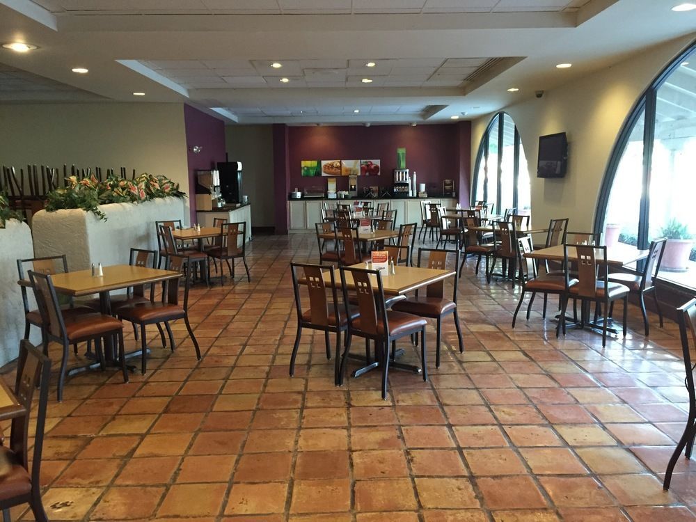 Days Inn By Wyndham Uvalde Ngoại thất bức ảnh